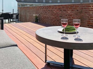 Apartment | Outdoor dining