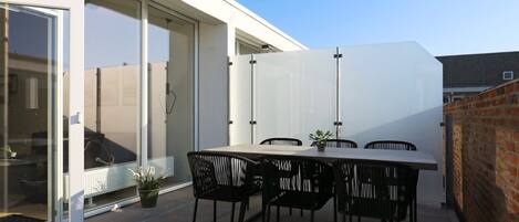 الإطلالة من المنشأة