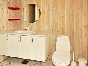 Bathroom - Trendy Holiday Home in Henne With Sauna (Henne)
