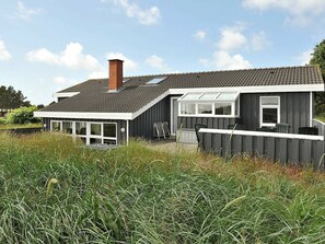 Exterior - Trendy Holiday Home in Henne With Sauna (Henne)