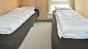 4 Schlafzimmer, Babybetten