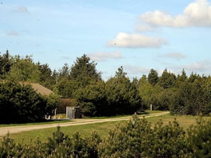 Exterior - Quaint Holiday Home in Blåvand With Whirlpool (Blavand)