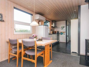 House | Private kitchen - 6 Person Holiday Home in Harboore (Harboore)
