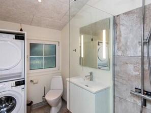Bathroom - 8 Person Holiday Home in Ringkobing (Ringkobing)