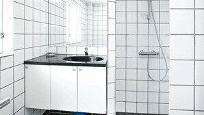 Bathroom - Modern Holiday Home in Løkken With Panoramic Views (Lokken)