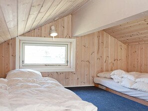 2 bedrooms, cribs/infant beds