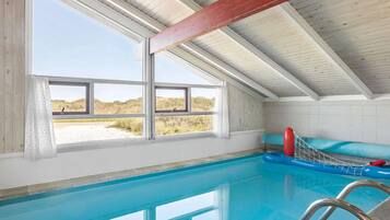 Hus | Pool | Indendørs pool, udendørs pool