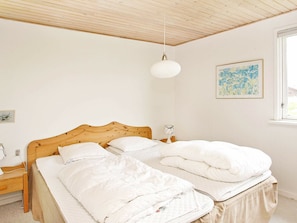 4 bedrooms, individually furnished, cribs/infant beds