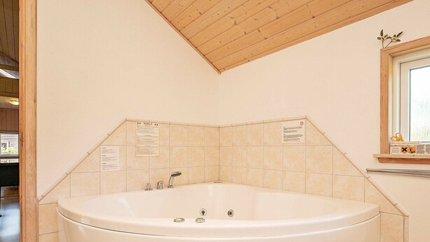 Spa treatment - Luxurious Apartment in Væggerløse With Sauna (Vaeggerlose)
