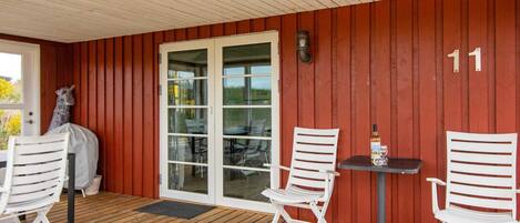 House | Pemandangan dari hartanah