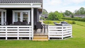 House | Outdoor dining - 10 Person Holiday Home in Vaeggerlose (Vaeggerlose)