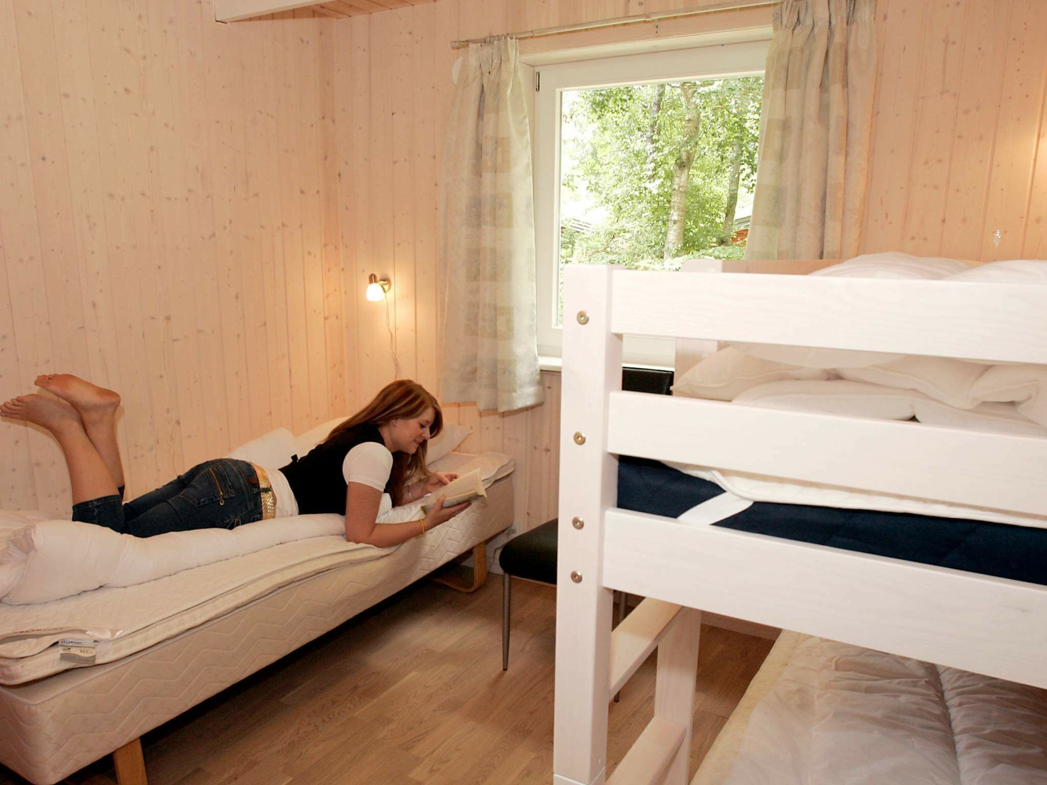 3 bedrooms, cots/infant beds