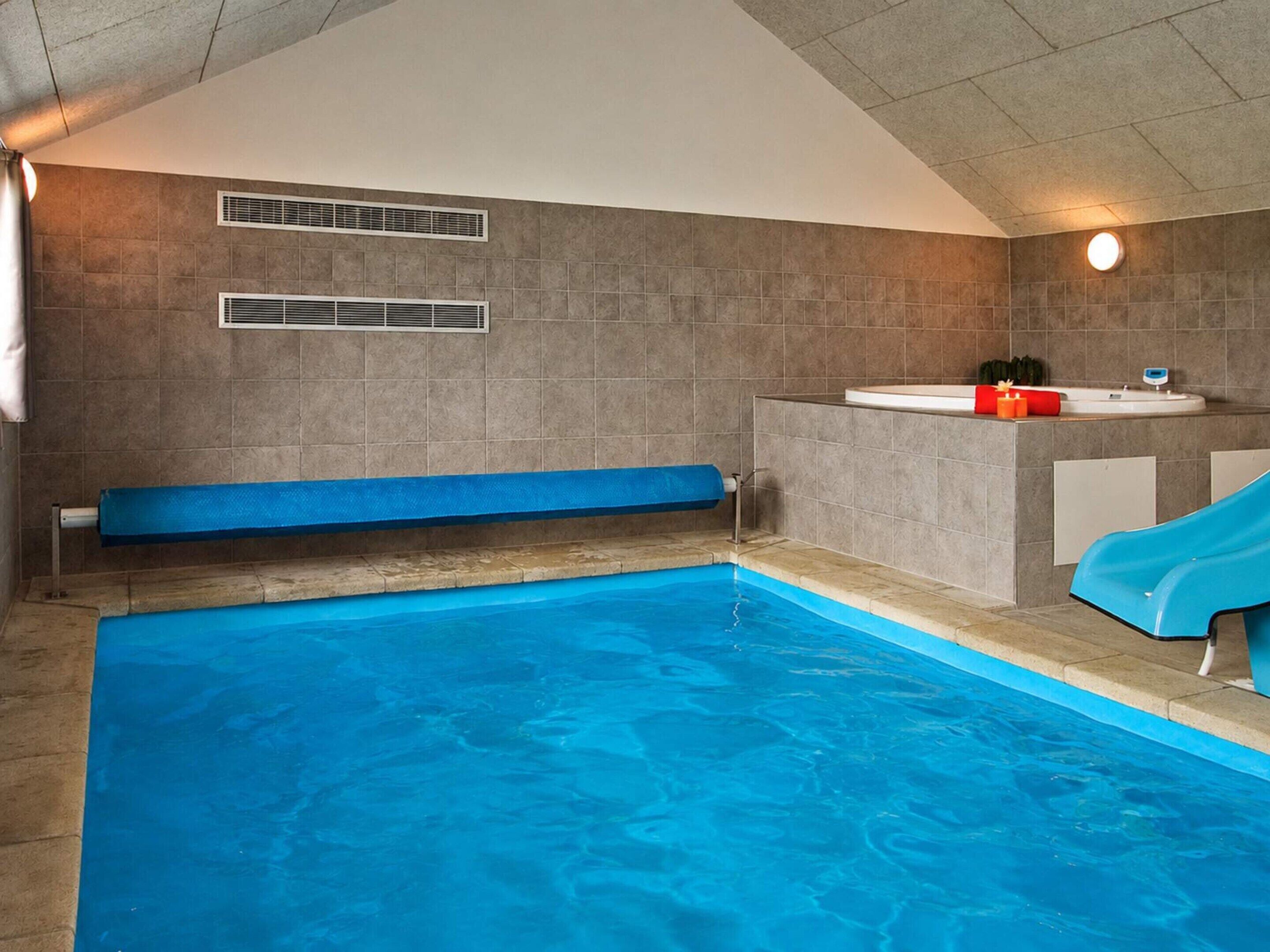 單棟房屋 | 泳池 | 室內泳池、室外泳池