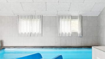 Hus | Pool | Inomhuspool och utomhuspool