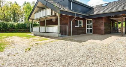 18 Person Holiday Home in Farvang