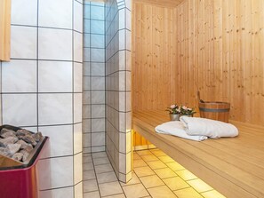 Sauna - 18 Person Holiday Home in Farvang (Farvang)