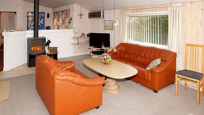 DVD player - Spacious Holiday Home in Hemmet With Private Whirlpool (Hemmet)