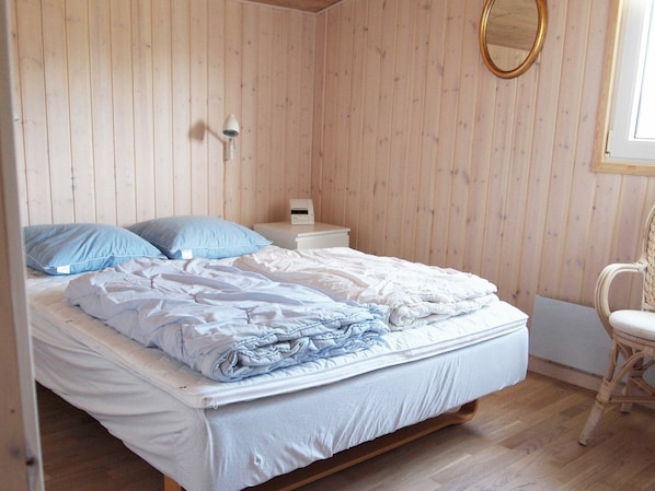 2 Schlafzimmer, Babybetten
