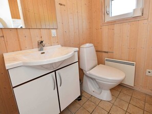 House | Bathroom - 6 Person Holiday Home in Oksbol (Oksbol)