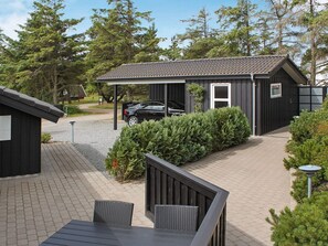 Terrace/patio - 8 Person Holiday Home in Blavand (Blavand)