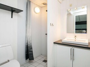 Bathroom - 4 Star Holiday Home in Hjorring (Hjørring)