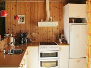 Fridge, coffee/tea maker, highchair