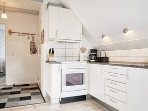 Private kitchen - 5 Person Holiday Home in Svaneke (Svaneke)
