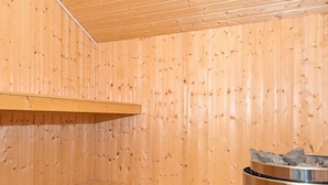 Sauna - 8 Person Holiday Home in Blavand (Blavand)