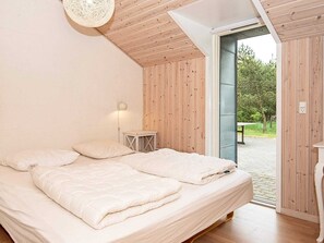 4 bedrooms - 8 Person Holiday Home in Blavand (Blavand)