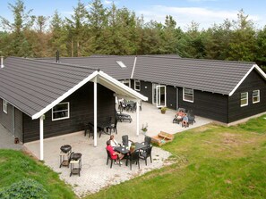 House | Exterior - Spacious Holiday Home in Blavand Denmark With Sauna (Blavand)
