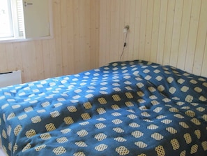3 bedrooms, cribs/infant beds