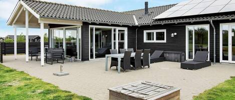 Rumah | Pemandangan dari properti