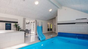 独立别墅 | 泳池 | 室内游泳池,室外游泳池