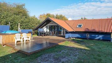 House | Outdoor dining