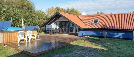 House | Outdoor dining