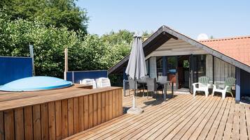 House | Outdoor dining