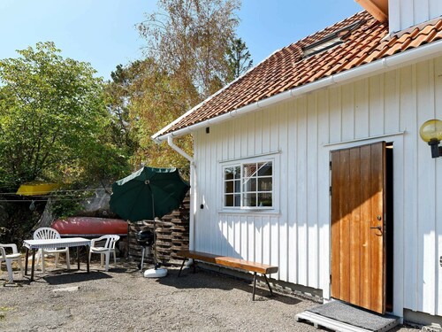 2 Person Holiday Home in Havstenssund