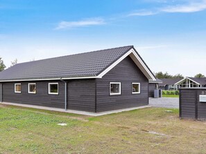 House | Exterior - Luxury Pool Villa in Marielyst - By Traum Ferienwohnungen (Idestrup)