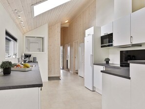 Private kitchen - Luxury Pool Villa in Marielyst - By Traum Ferienwohnungen (Idestrup)