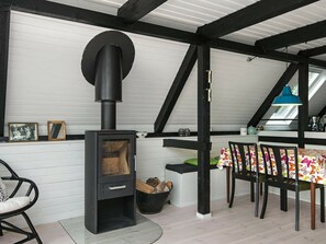Outdoor dining - Modern Holiday Home in Jutland With Barbecue (Ebeltoft)