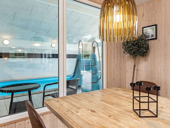 Hus | Pool | Indendørs pool, udendørs pool