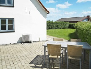 House | Outdoor dining