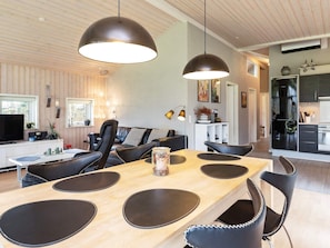 House | Dining