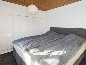 3 Schlafzimmer, Babybetten