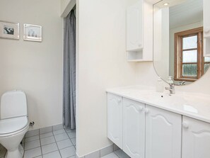 House | Bathroom