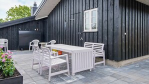 Balcony - Beautiful Seaside Holiday Home in Juelsminde With Terrace (Juelsminde)