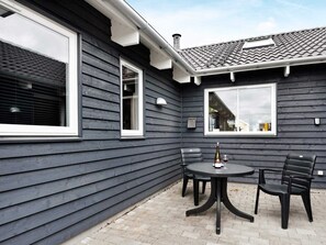 House | Outdoor dining