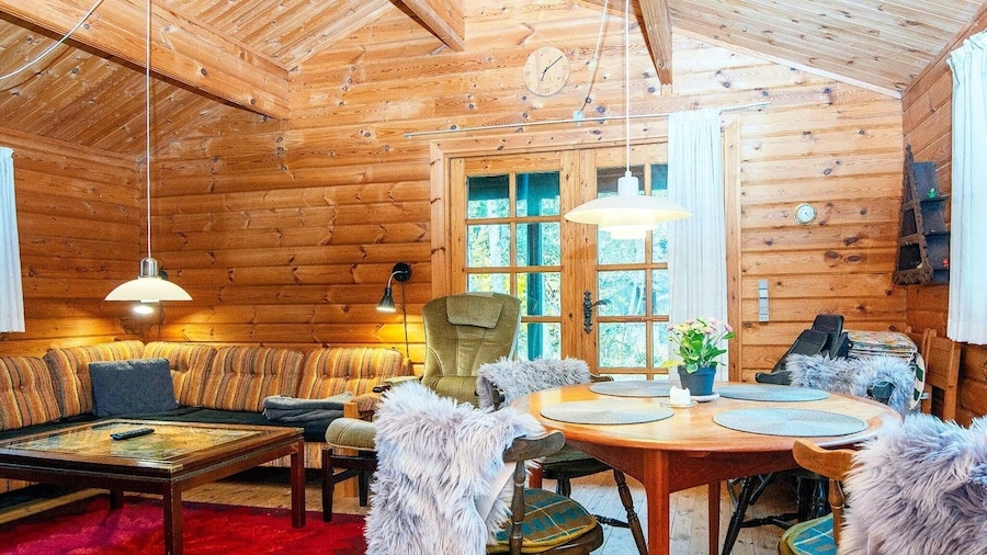 Beautiful Cottage Near the River