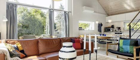 House | Living area | Flat-screen TV