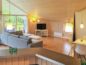 Room - Bright Holiday Home in Glesborg Denmark With Sauna (Glesborg)